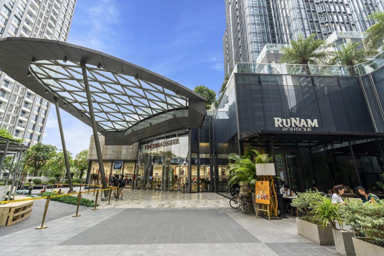 Landmark 81 *