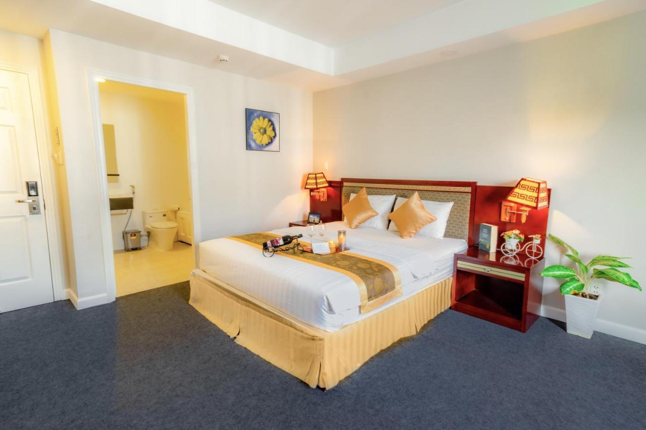 Sunshine Boutique Phu My Hung 3*