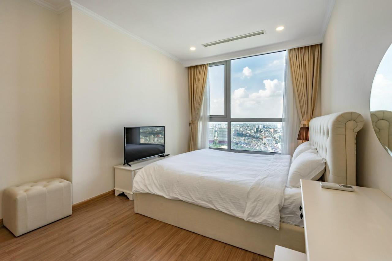 Premier Landmark Plus Vinhomes Central Park Apartment