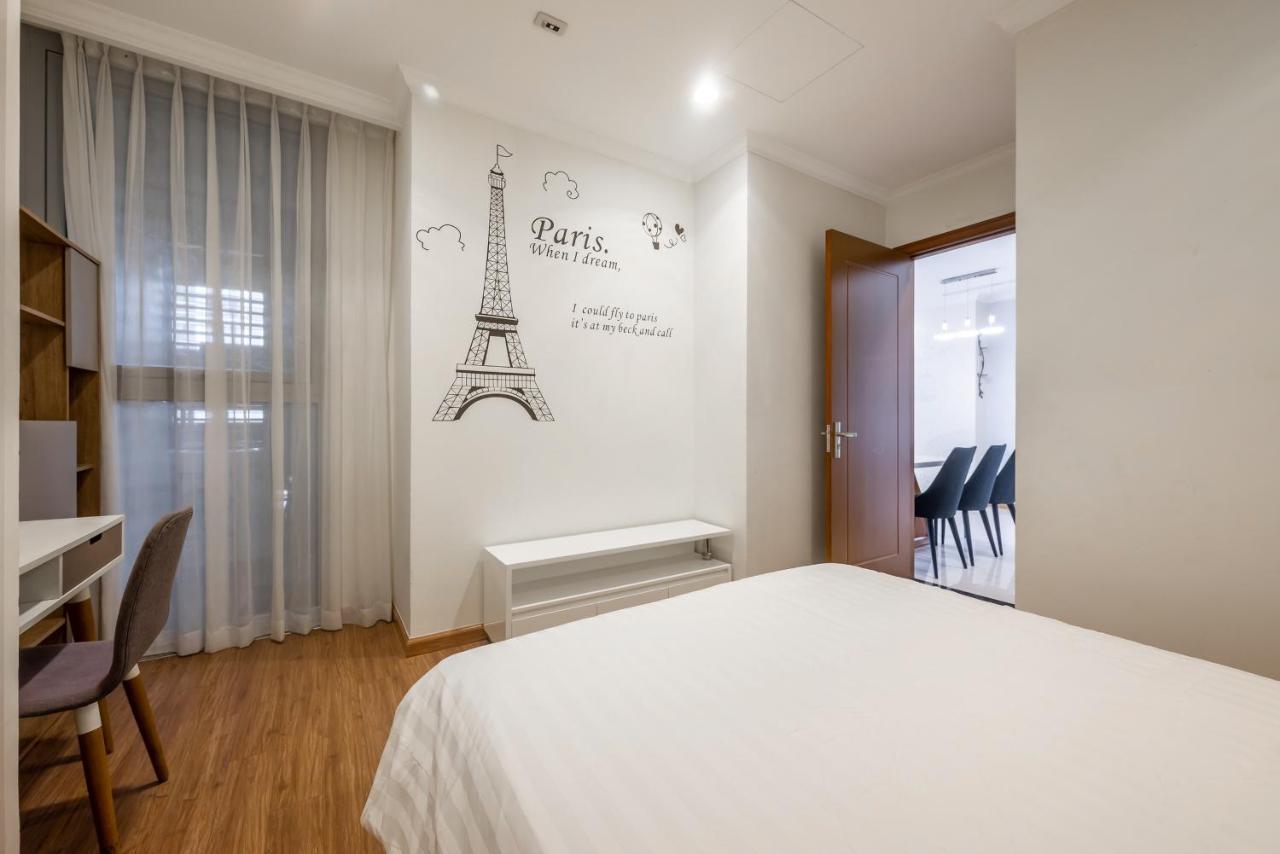 Premier Landmark Plus Vinhomes Central Park Apartment