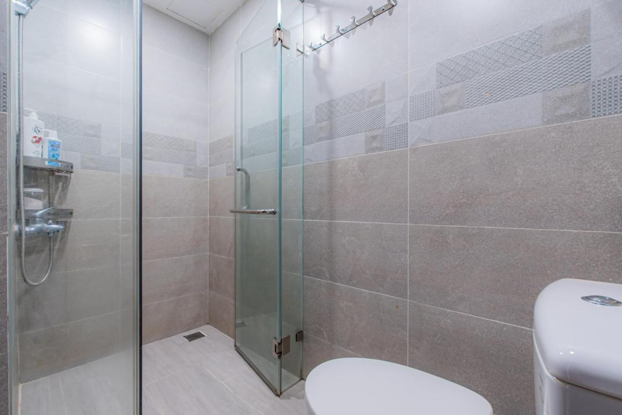 Orchard Park View Apartment-5 Minutes From Airport Ho Chi Minh City