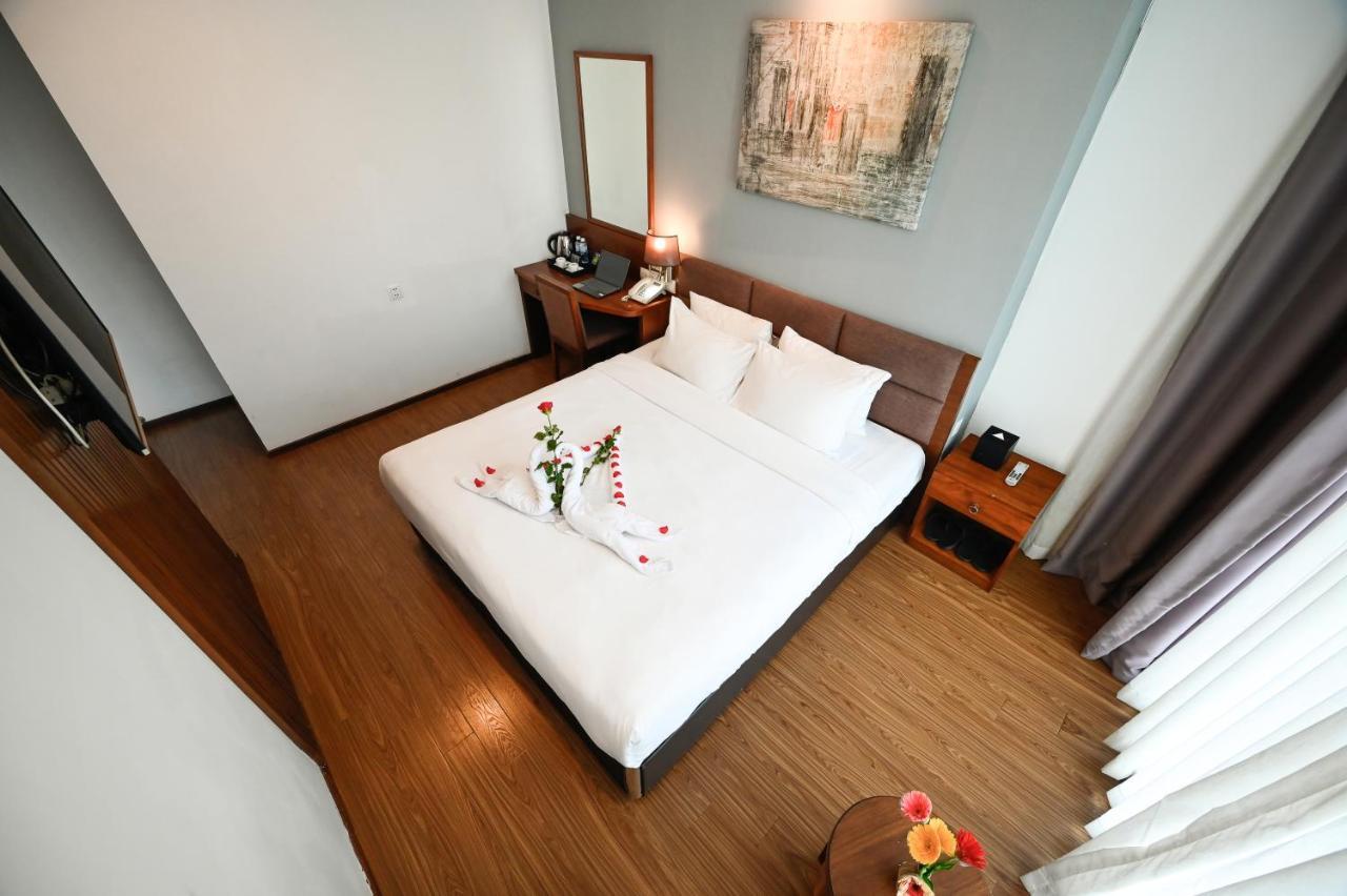 Khách sạn A25 - 55 Cach Mang Thang 8 3*
