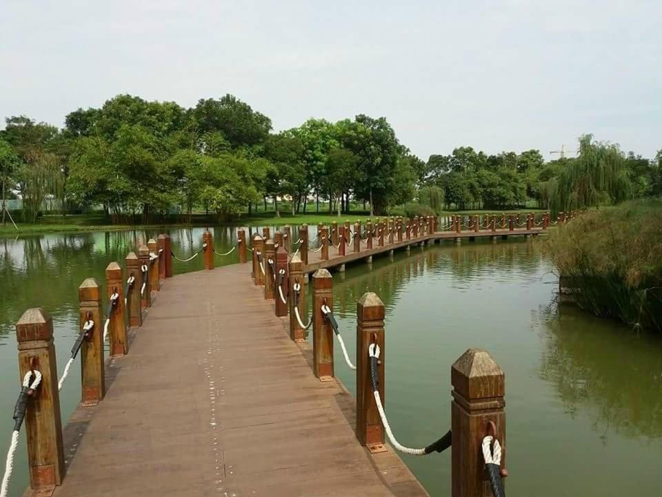 Ho Vip Sieu Rong, Sieu Sang, Gia Tot Chung Cu Celadon, Ngay Aeon Tan Phu *