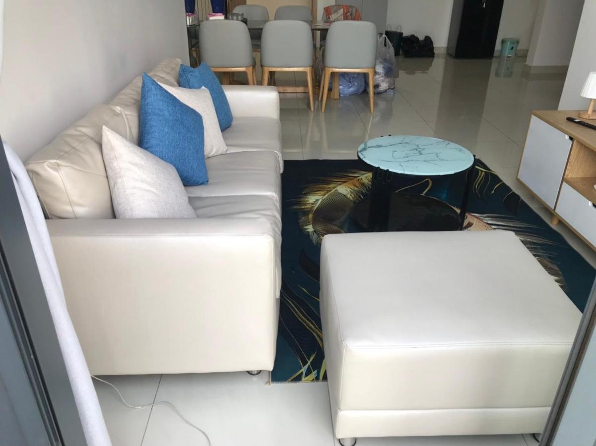 Ho Vip Sieu Rong, Sieu Sang, Gia Tot Chung Cu Celadon, Ngay Aeon Tan Phu Ho Chi Minh City