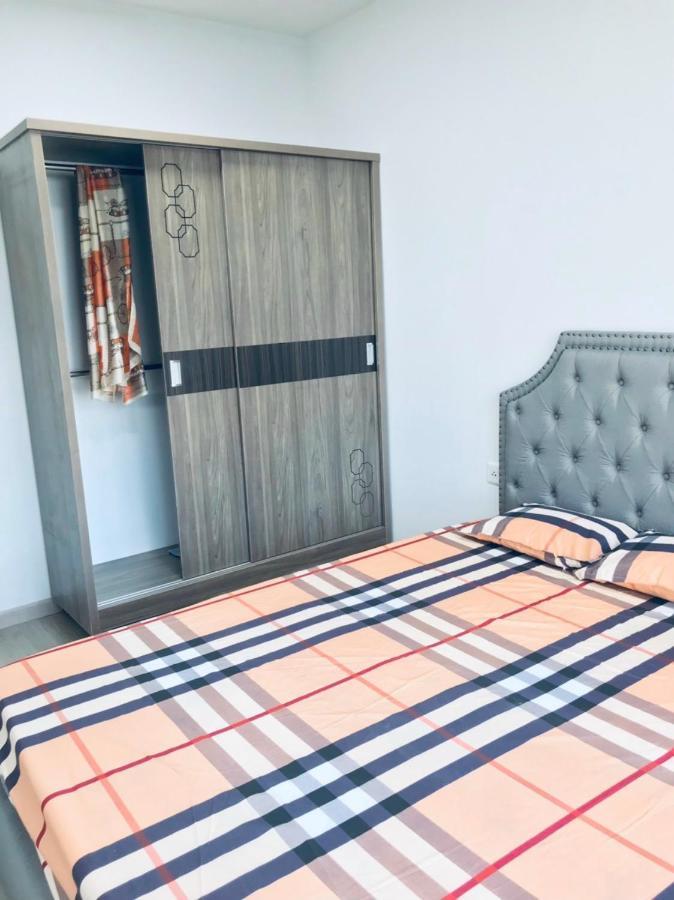 Ho Vip Sieu Rong, Sieu Sang, Gia Tot Chung Cu Celadon, Ngay Aeon Tan Phu Apartment Ho Chi Minh City