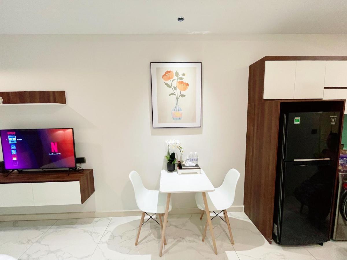 De Lux Next Hyatt ,opera House ,benthanh ,pool,gym Ho Chi Minh City