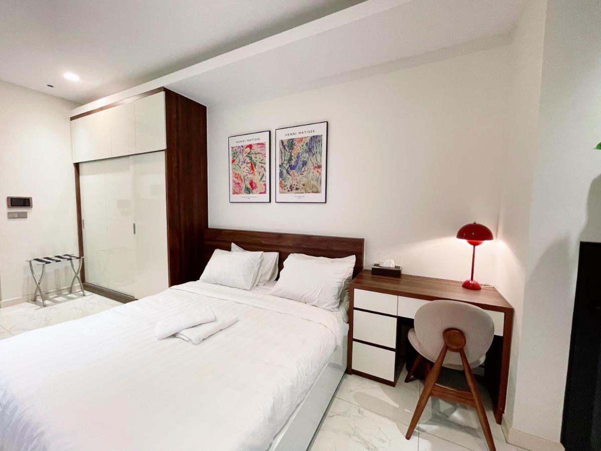 De Lux Next Hyatt ,opera House ,benthanh ,pool,gym
