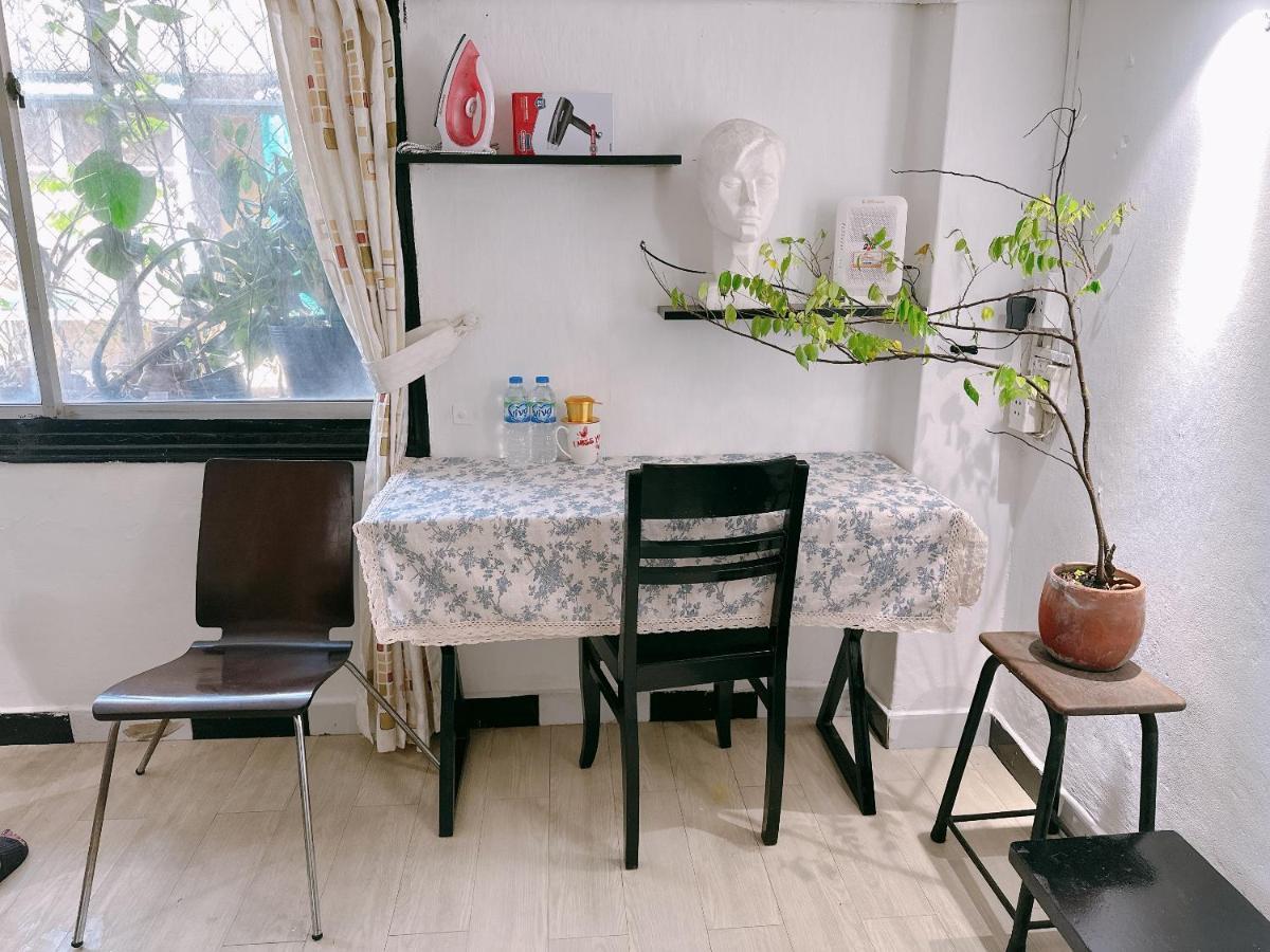 Black And White Dist 1 Apartment Ho Chi Minh City