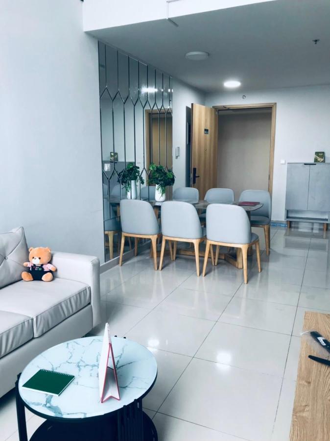 Ho Vip Sieu Rong, Sieu Sang, Gia Tot Chung Cu Celadon, Ngay Aeon Tan Phu Ho Chi Minh City