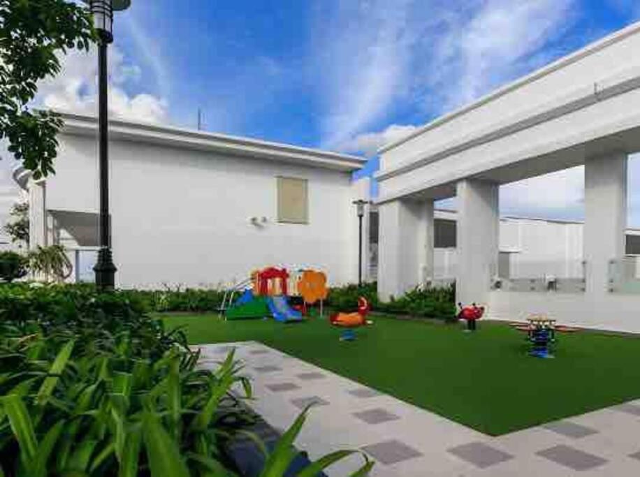 Apartment Saigon Royal - 2br River View - Hana 25 Floor *