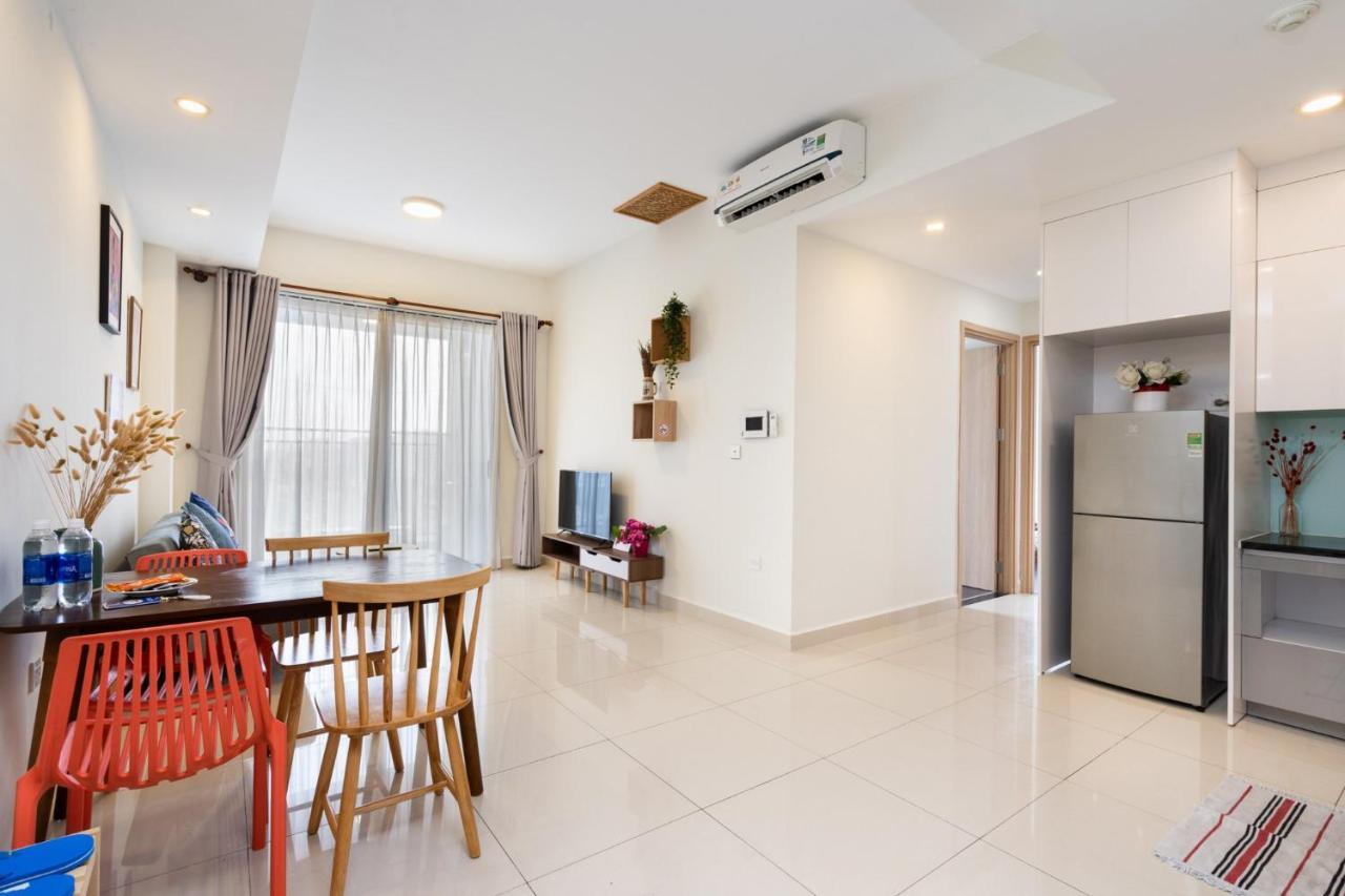 Tan Son Nhat Airport Botanica Premier, 2 Bedrooms, 2 Toilets Luxury Nearby Airport, Free Pool, Free Gym, Bbq Garden *
