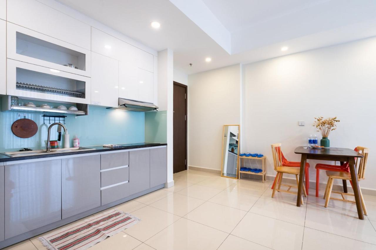 Apartment Tan Son Nhat Airport Botanica Premier, 2 Bedrooms, 2 Toilets Luxury Nearby Airport, Free Pool, Free Gym, Bbq Garden