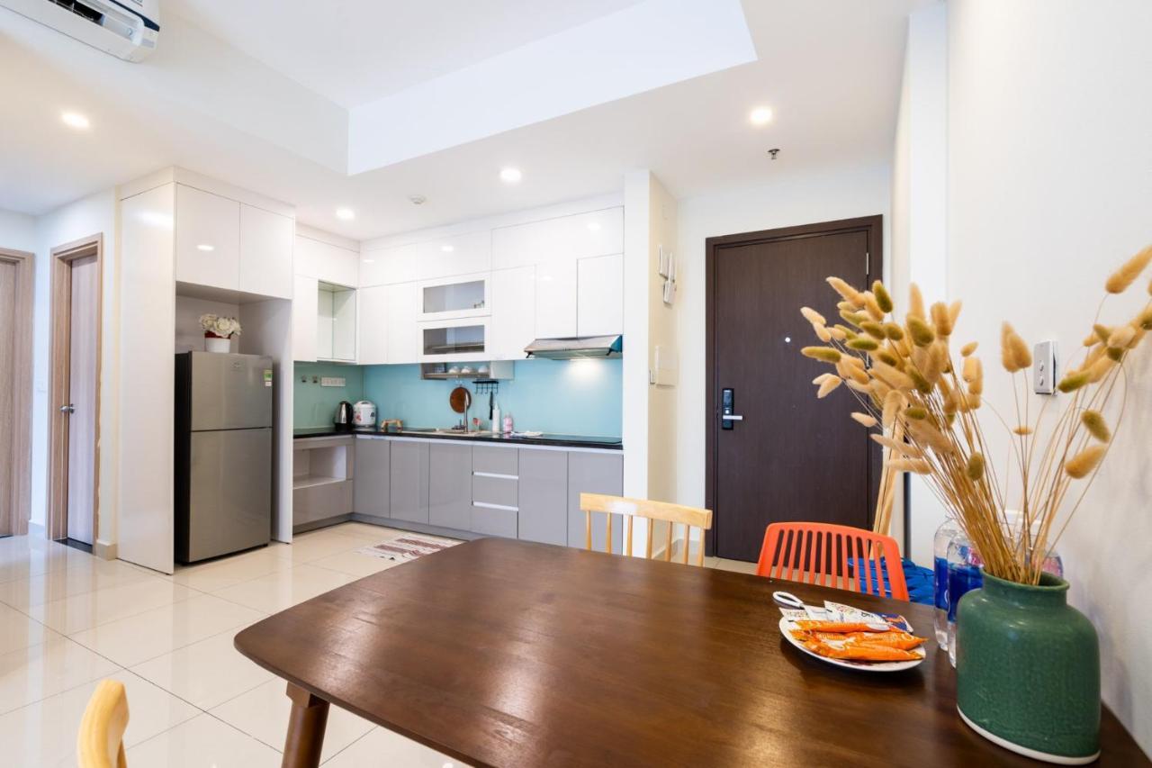Tan Son Nhat Airport Botanica Premier, 2 Bedrooms, 2 Toilets Luxury Nearby Airport, Free Pool, Free Gym, Bbq Garden Ho Chi Minh City