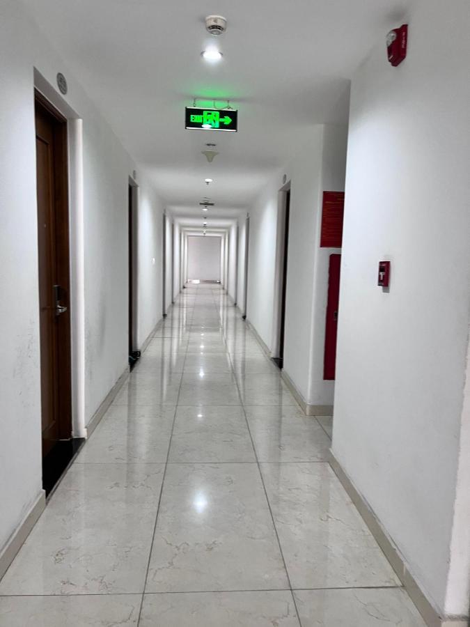 Sky Center Thap A Gan San Bay Tan Son Nhat Ho Chi Minh City