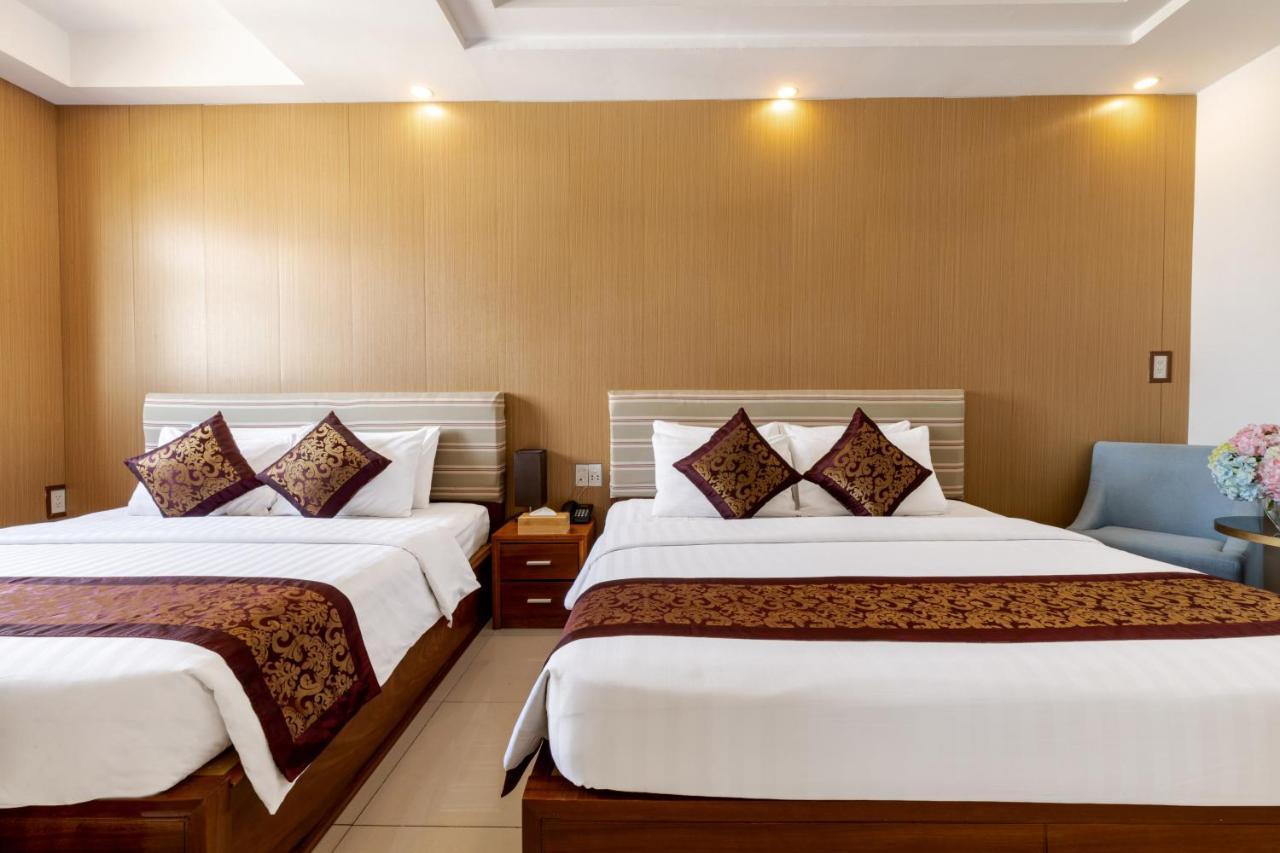 Airport Saigon - Gan Am Thuc Dem Cho Pham 3*