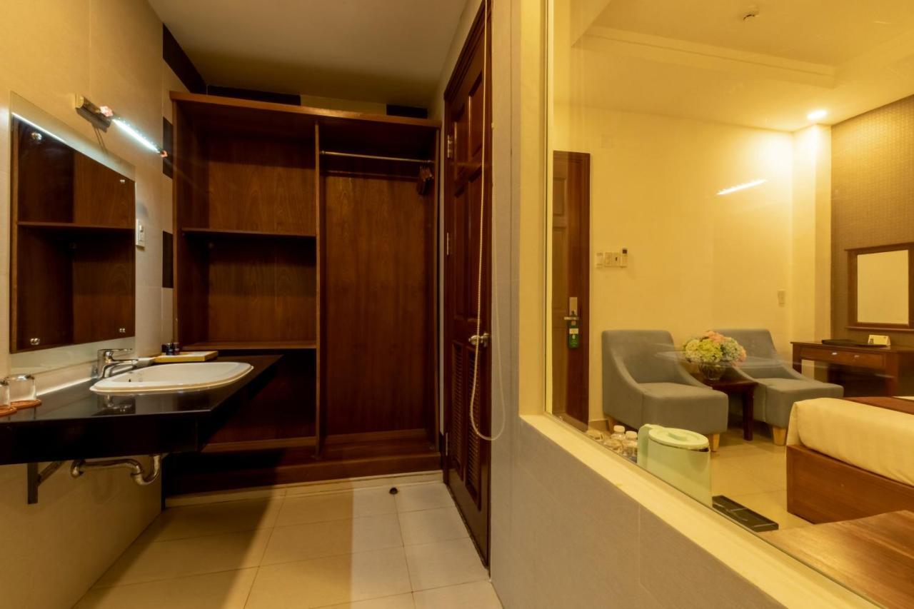 Hotel Airport Saigon - Gan Am Thuc Dem Cho Pham Ho Chi Minh City