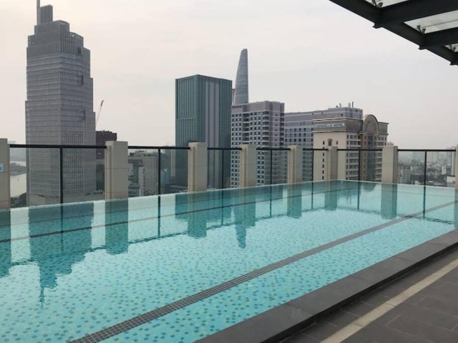 De Lux Next Hyatt ,opera House ,benthanh ,pool,gym * Ho Chi Minh City
