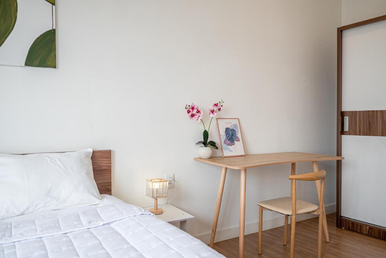 Apartment Masteri Thao Dien - *