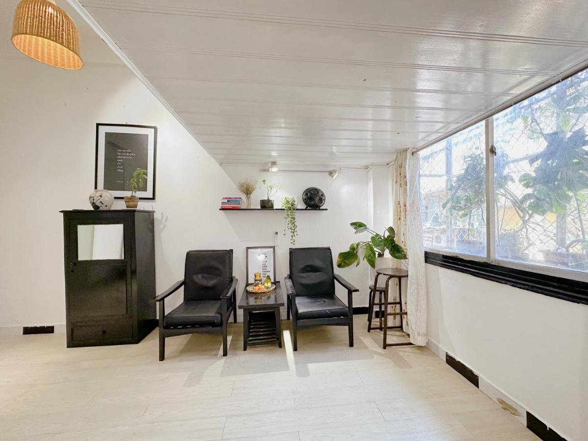 Apartment Black And White Dist 1 *