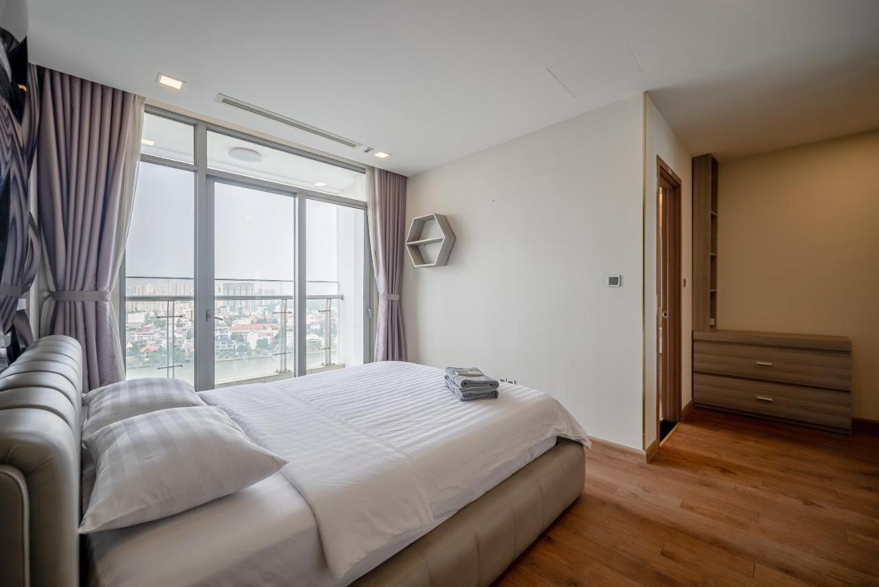 Landmark Luxury 1234pn *