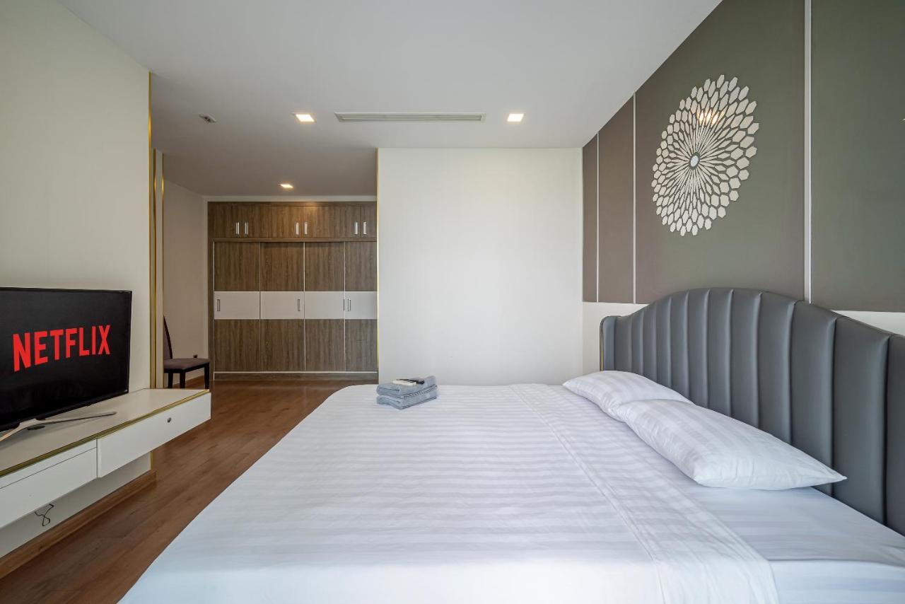 Landmark Luxury 1234pn