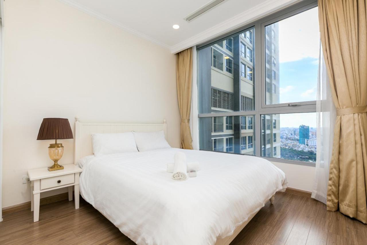 Căn hộ Vinhomes Premium Residences *