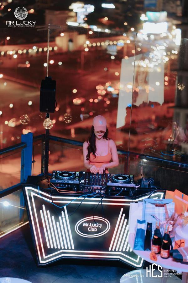 Hotel Happy Life Grand & Rooftop Skybar Ho Chi Minh City