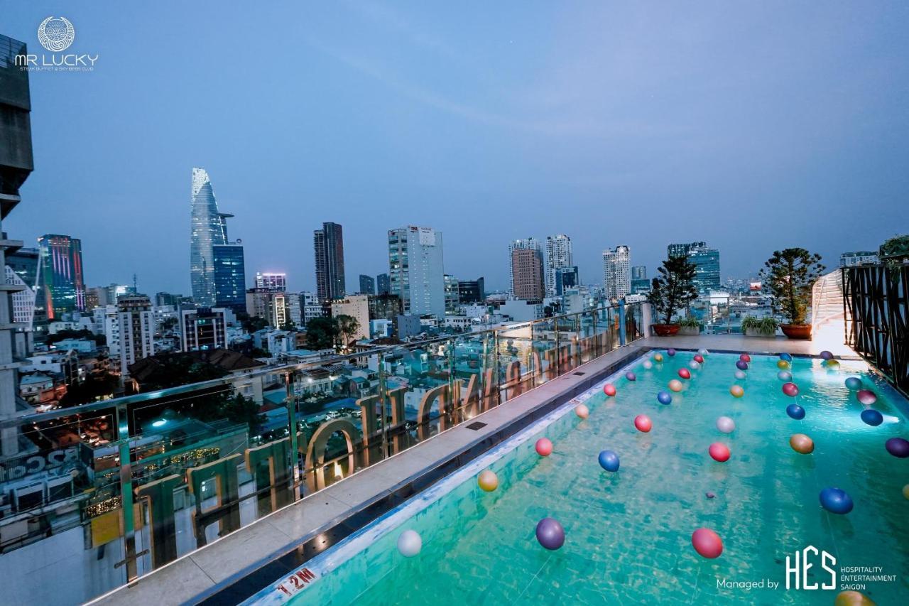 Happy Life Grand & Rooftop Skybar Hotel 4*