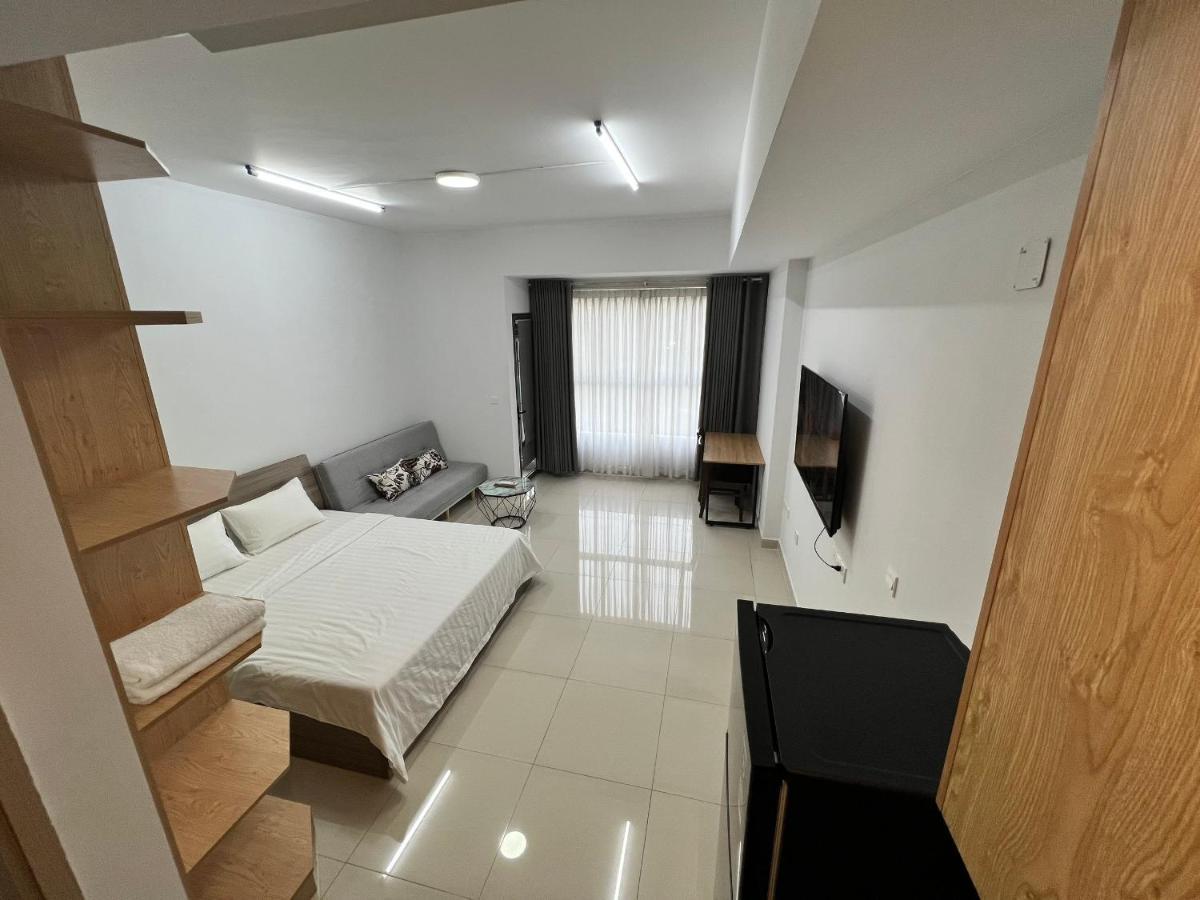 Airport - Botanica Premier - *