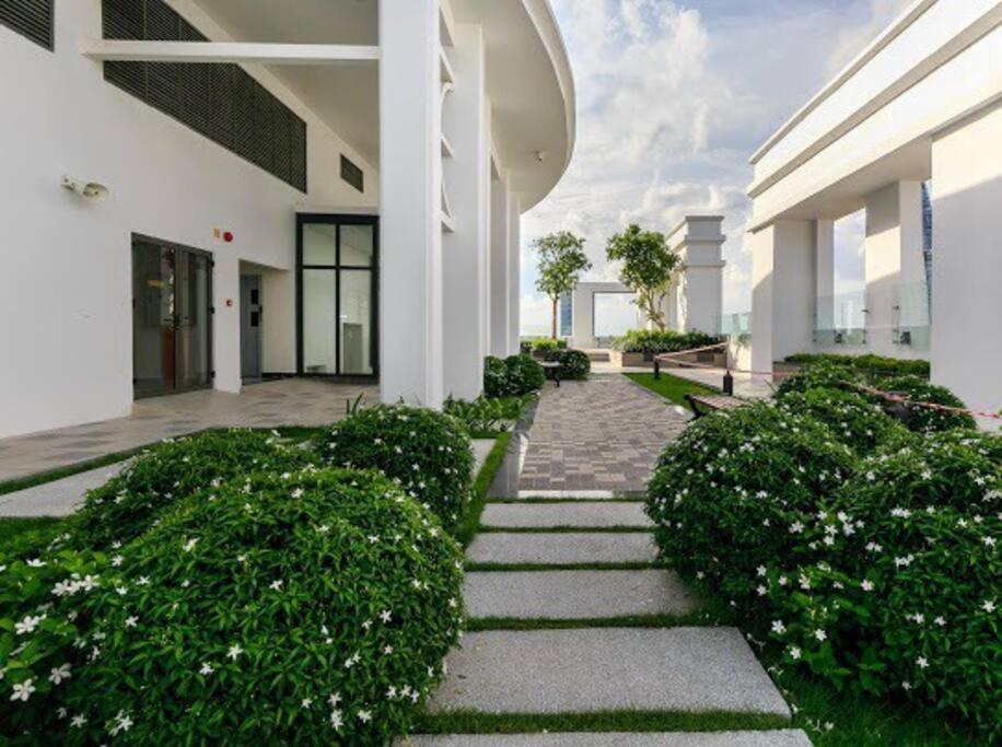Saigon Royal - Simple Space - Hana Apartment *
