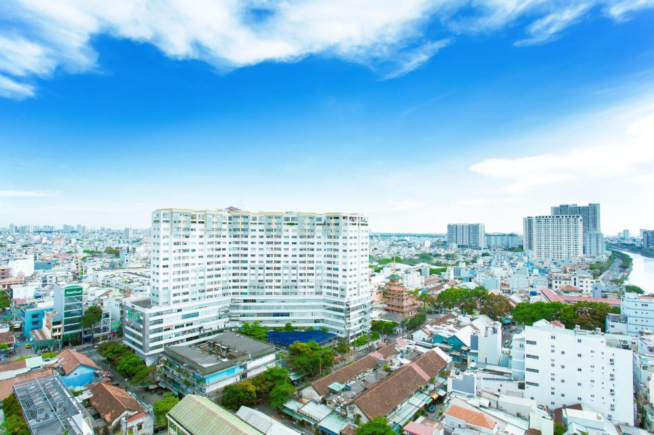 Cbd Rivergate- Infinity Pool Signature *