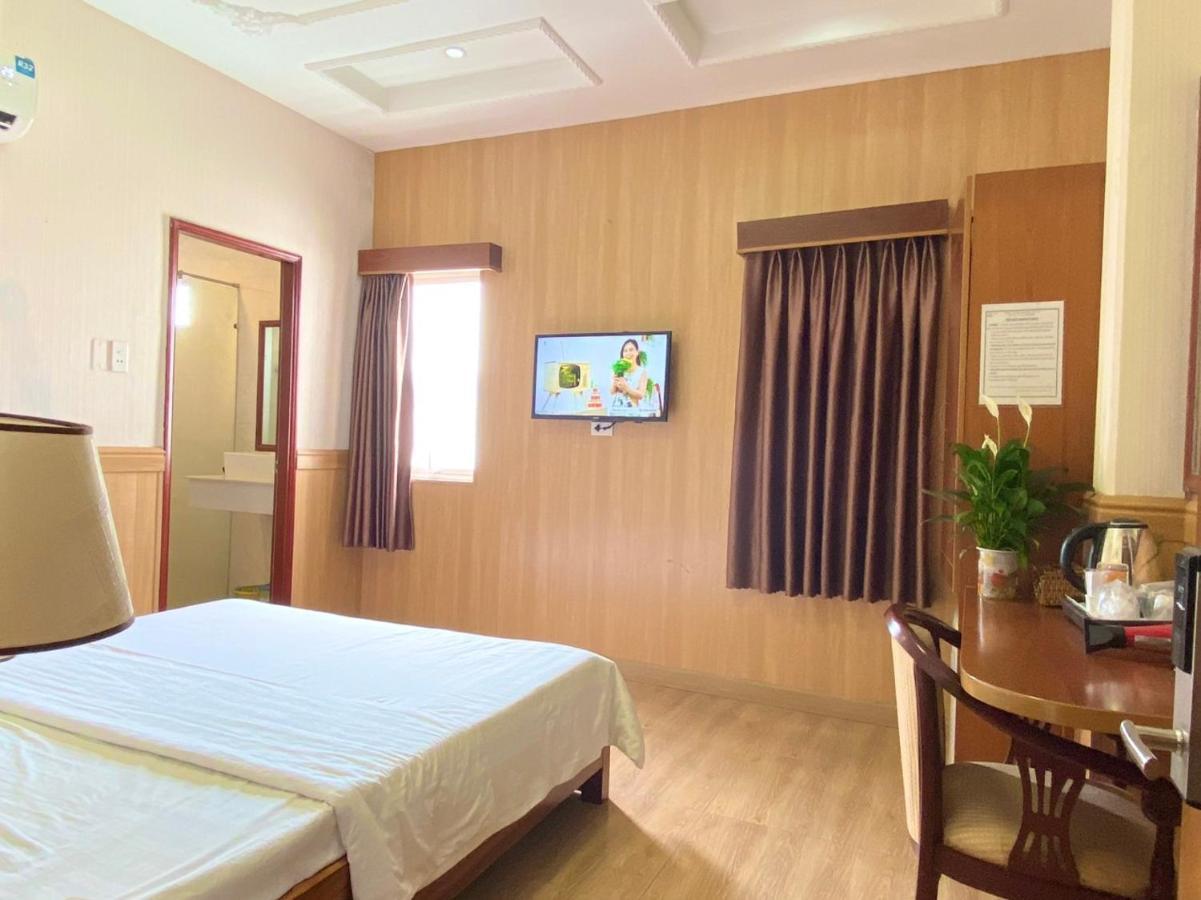 Nhu Y Hotel 2*