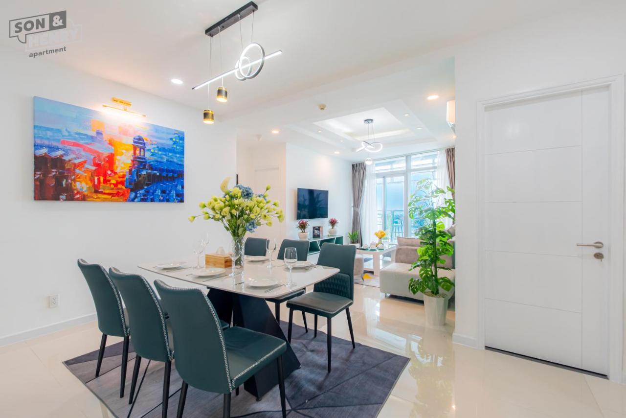 Sailing District 1 * Ho Chi Minh City