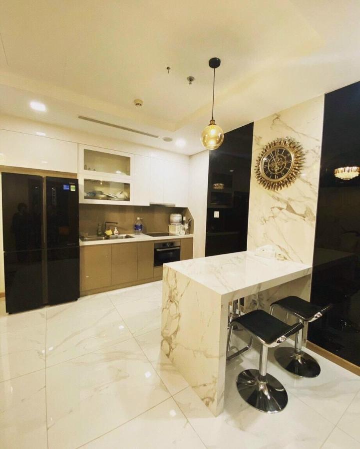 Bland Vinhomes Landmark 81 *