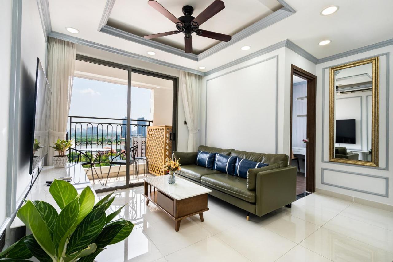 Apartment 123 In Saigon Royal With Panorama View *