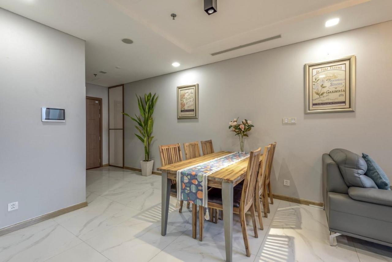 Bland Vinhomes Landmark 81 Apartment *