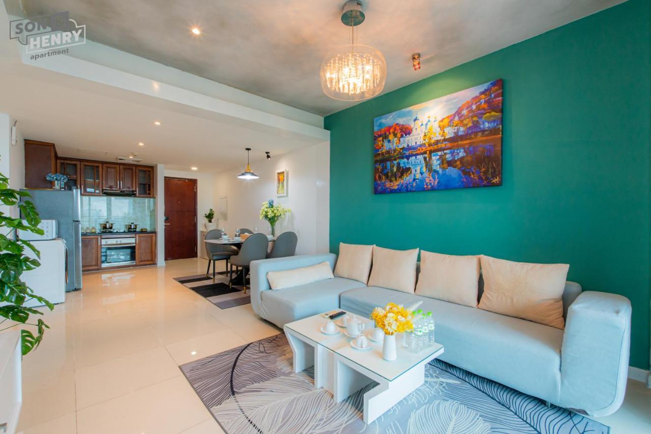 Sailing District 1 * Ho Chi Minh City