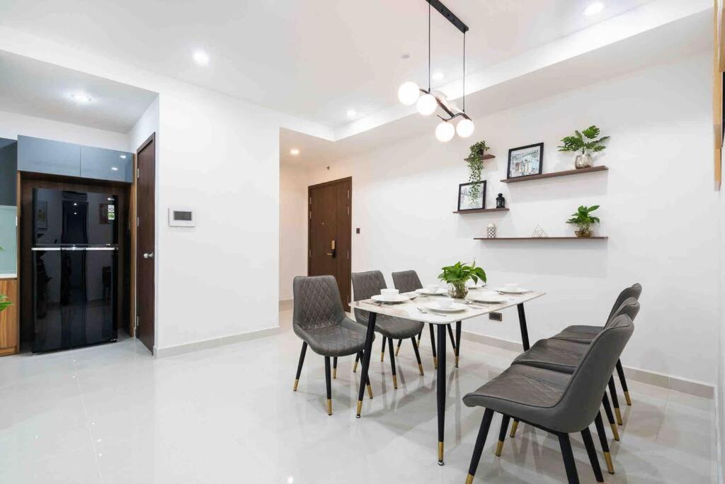 Saigon Royal - 2br High Fl - Citi Center - Hana 31 *