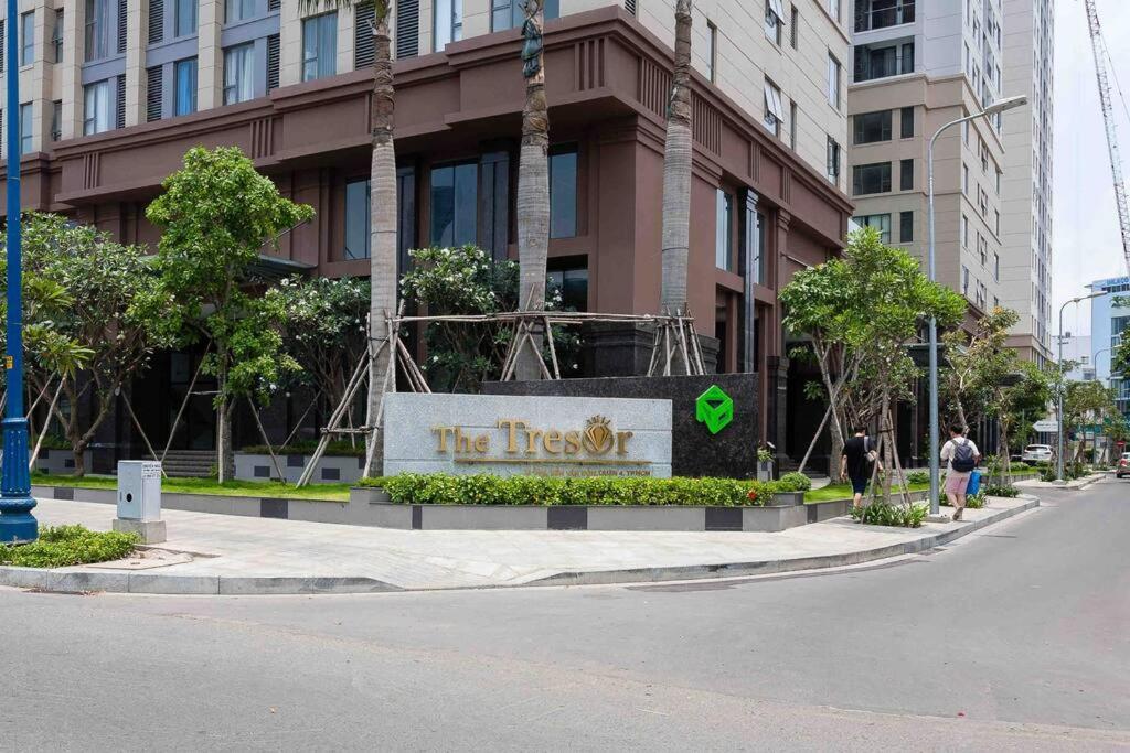 The Tresor Building - 3br High Fl - Hana 23 Apartment