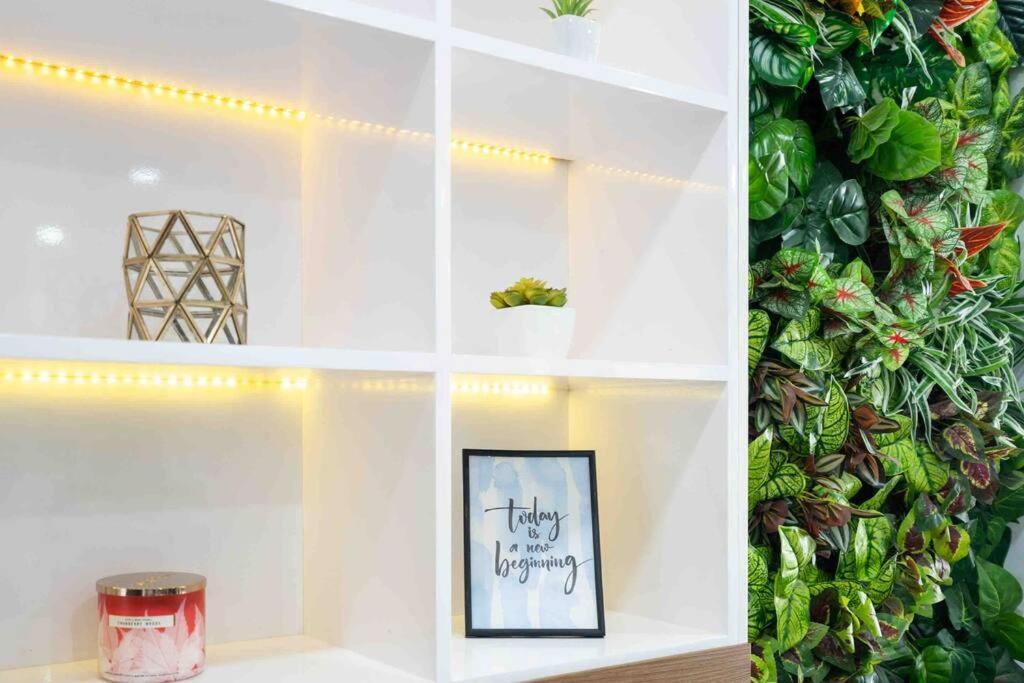 The Tresor Building - 3br High Fl - Hana 23 Apartment