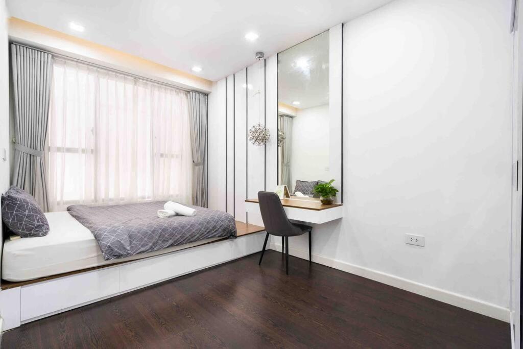 The Tresor Building - 3br High Fl - Hana 23 Apartment