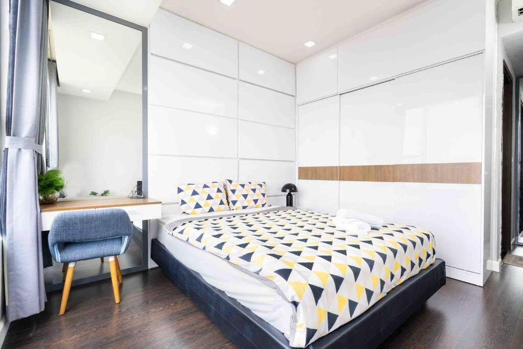 Apartment The Tresor Building - 3br High Fl - Hana 23