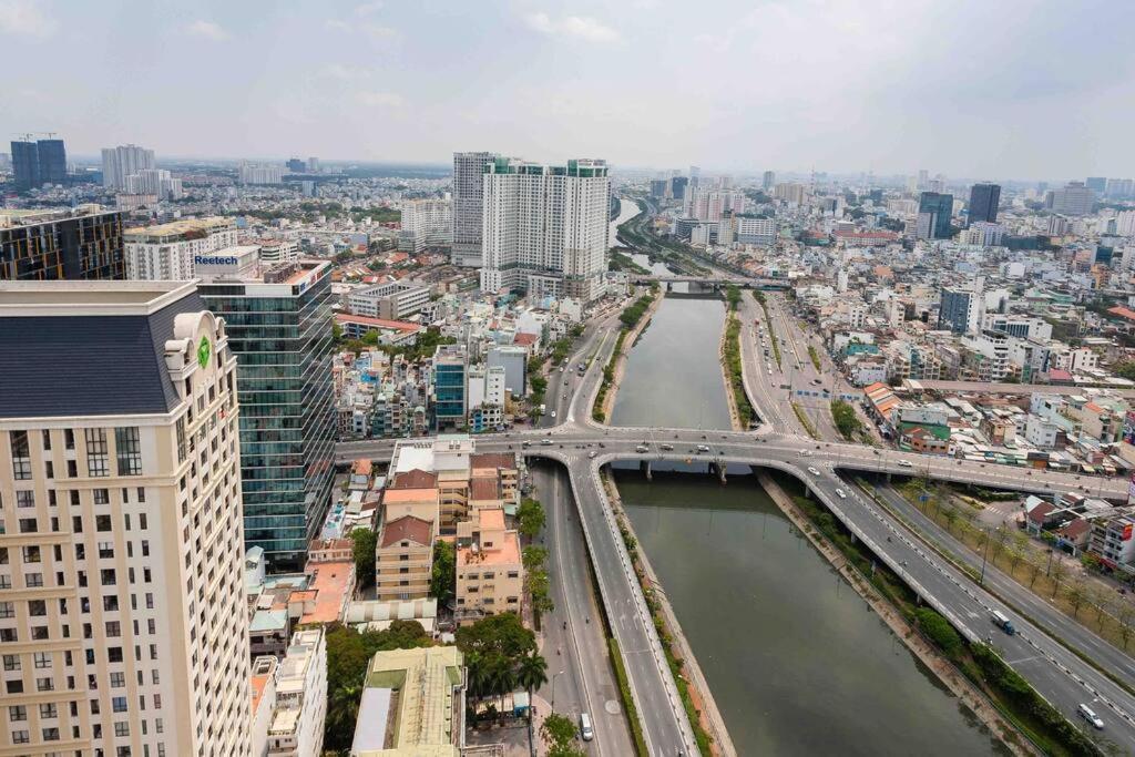 Apartment The Tresor Building - 3br High Fl - Hana 23 *