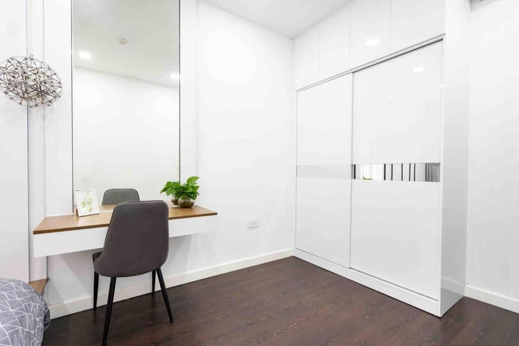 The Tresor Building - 3br High Fl - Hana 23 Apartment Ho Chi Minh City