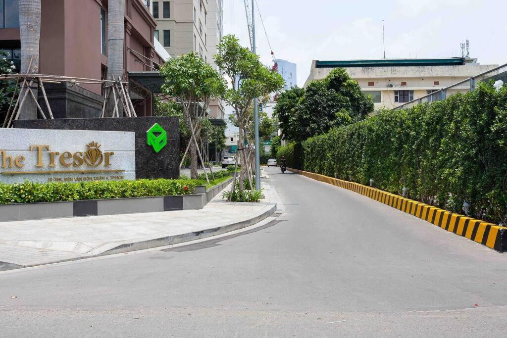The Tresor Building - 3br High Fl - Hana 23