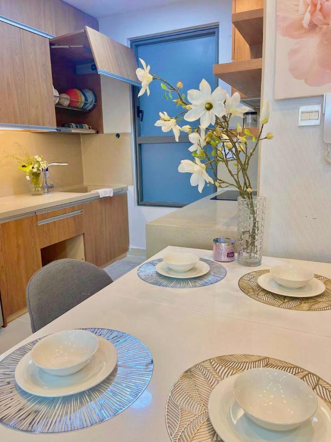 Chill In Sg Premium 3br Gym Pool View Apartment *