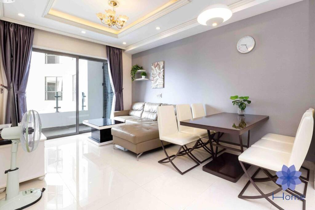 For Rent Near Airport. W/free Gym & Pool Apartment Ho Chi Minh City