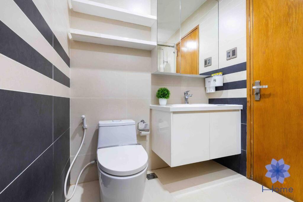 Apartment For Rent Near Airport. W/free Gym & Pool