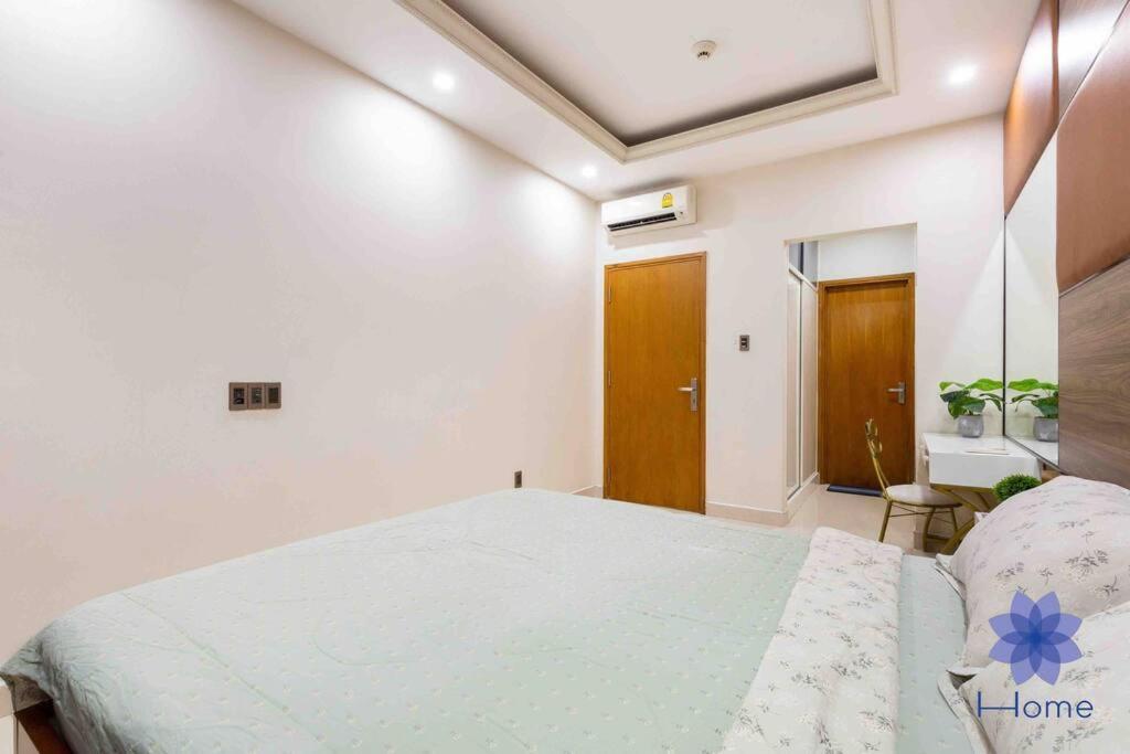For Rent Near Airport. W/free Gym & Pool Ho Chi Minh City