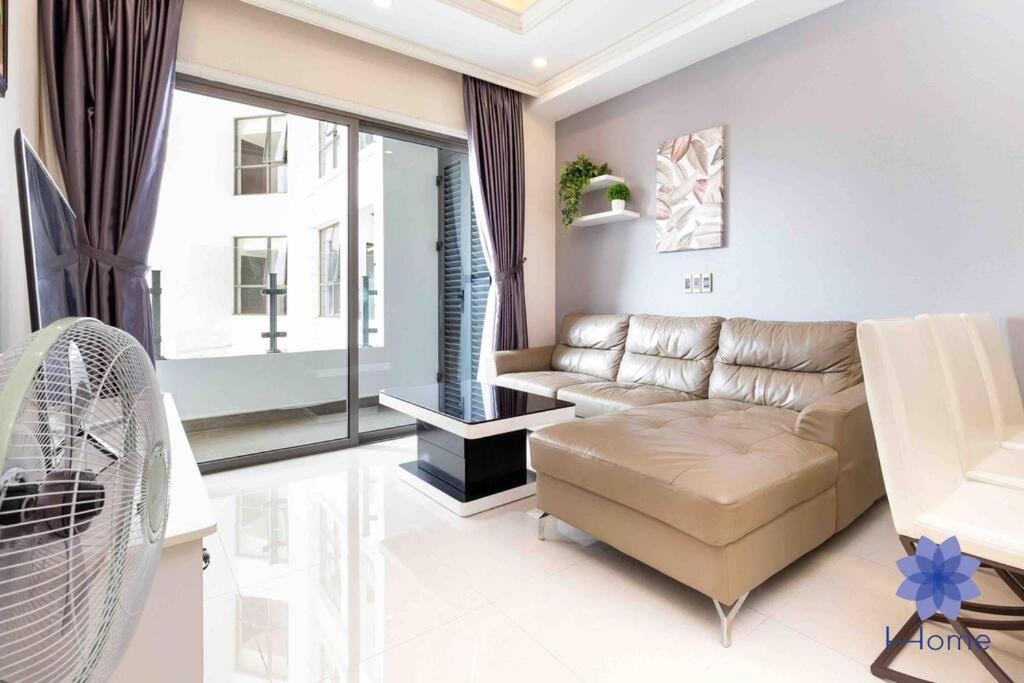 For Rent Near Airport. W/free Gym & Pool *